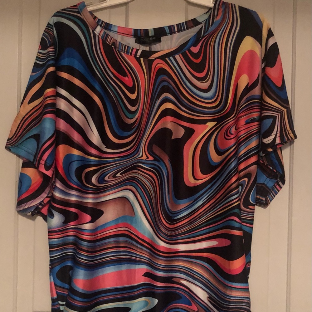 Multi colored retro vibe top...